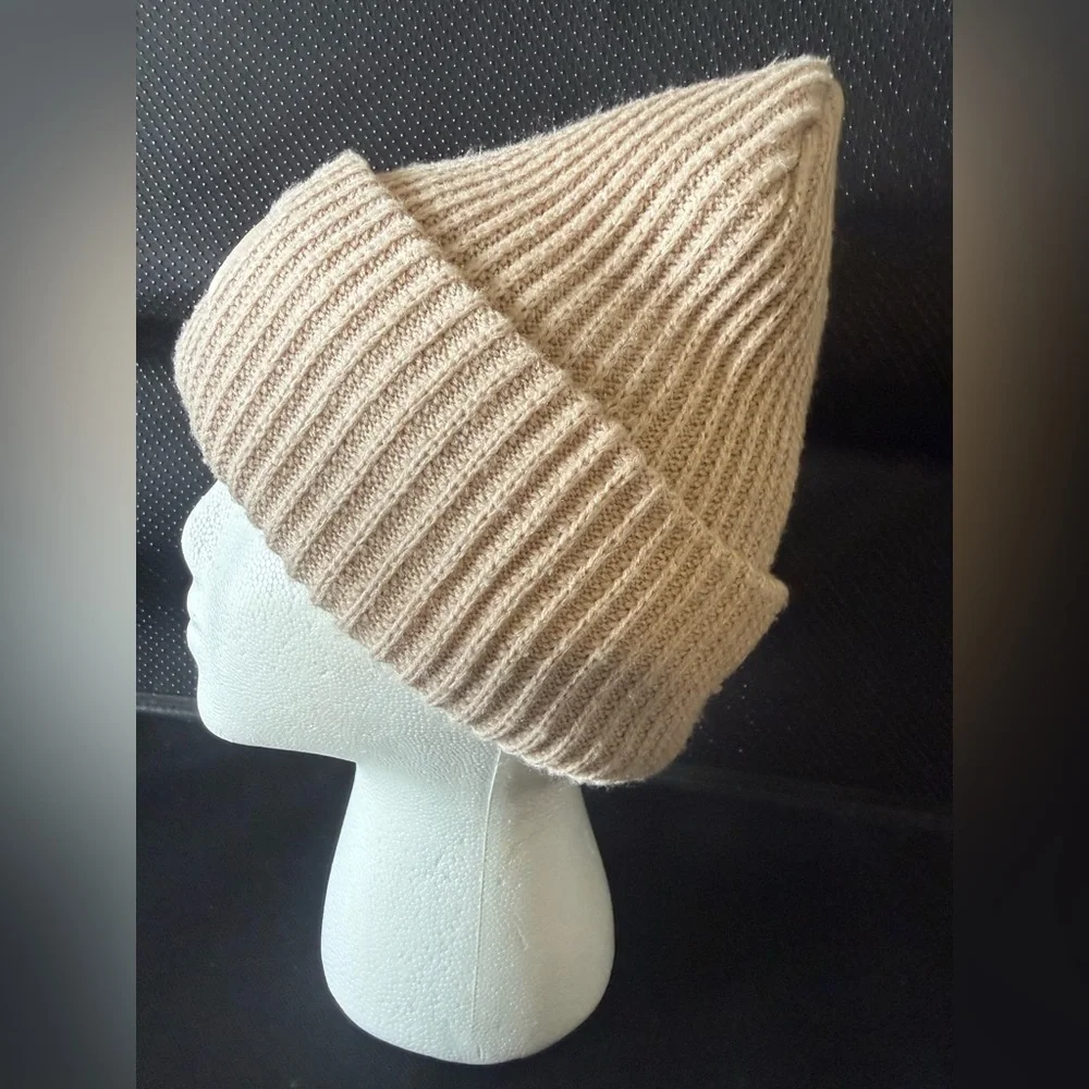 H&M Divided “Better” Days Beanie, Women’s Size OS, Beige Ribbed Knit Beanie/Hat - Picture 3 of 7